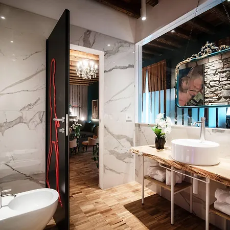 ゲストハウス Aurum - Luxury コモ