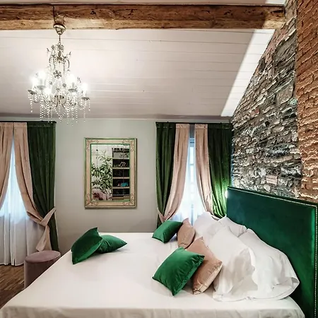Aurum - Luxury Gasthuis 4*