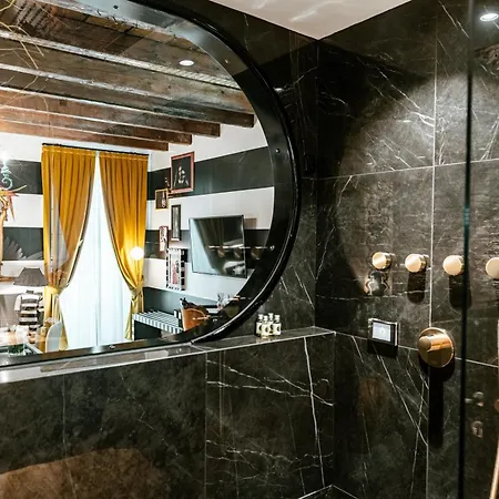 Aurum - Luxury Gasthuis Como